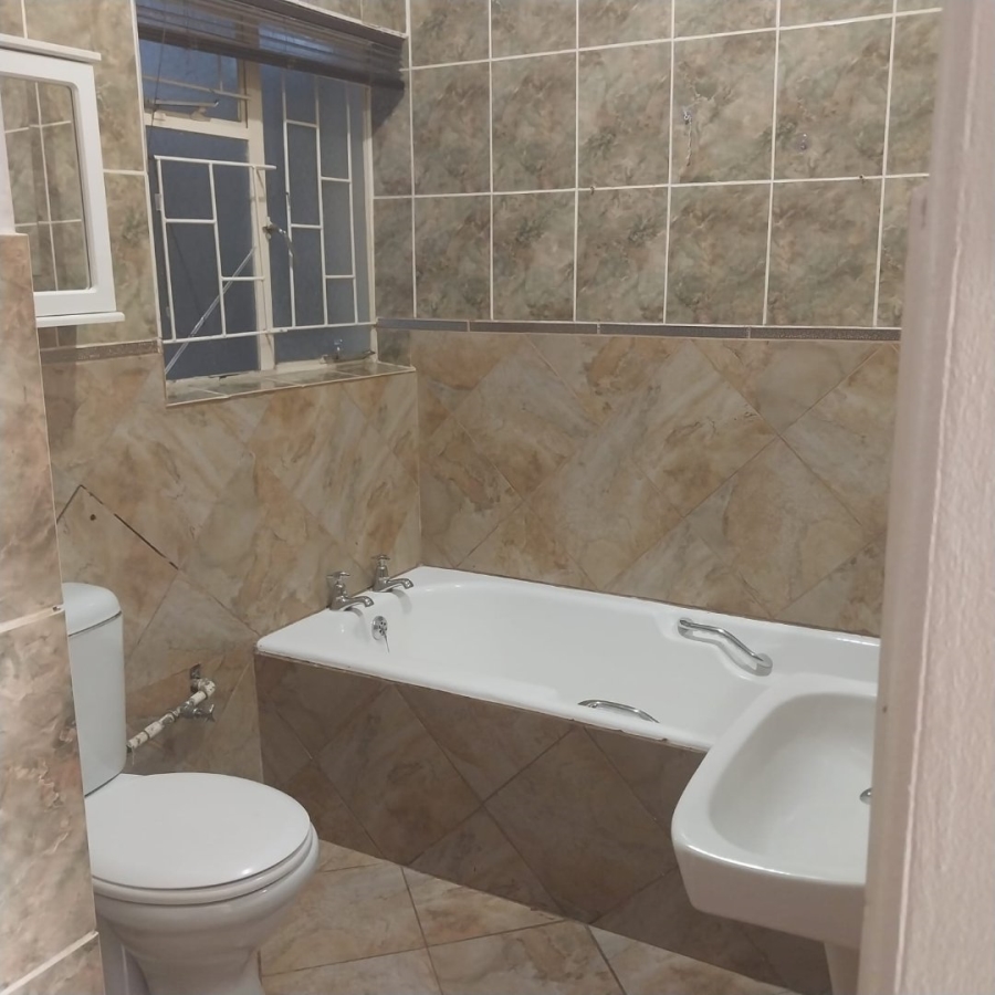 3 Bedroom Property for Sale in Rhodesdene Northern Cape